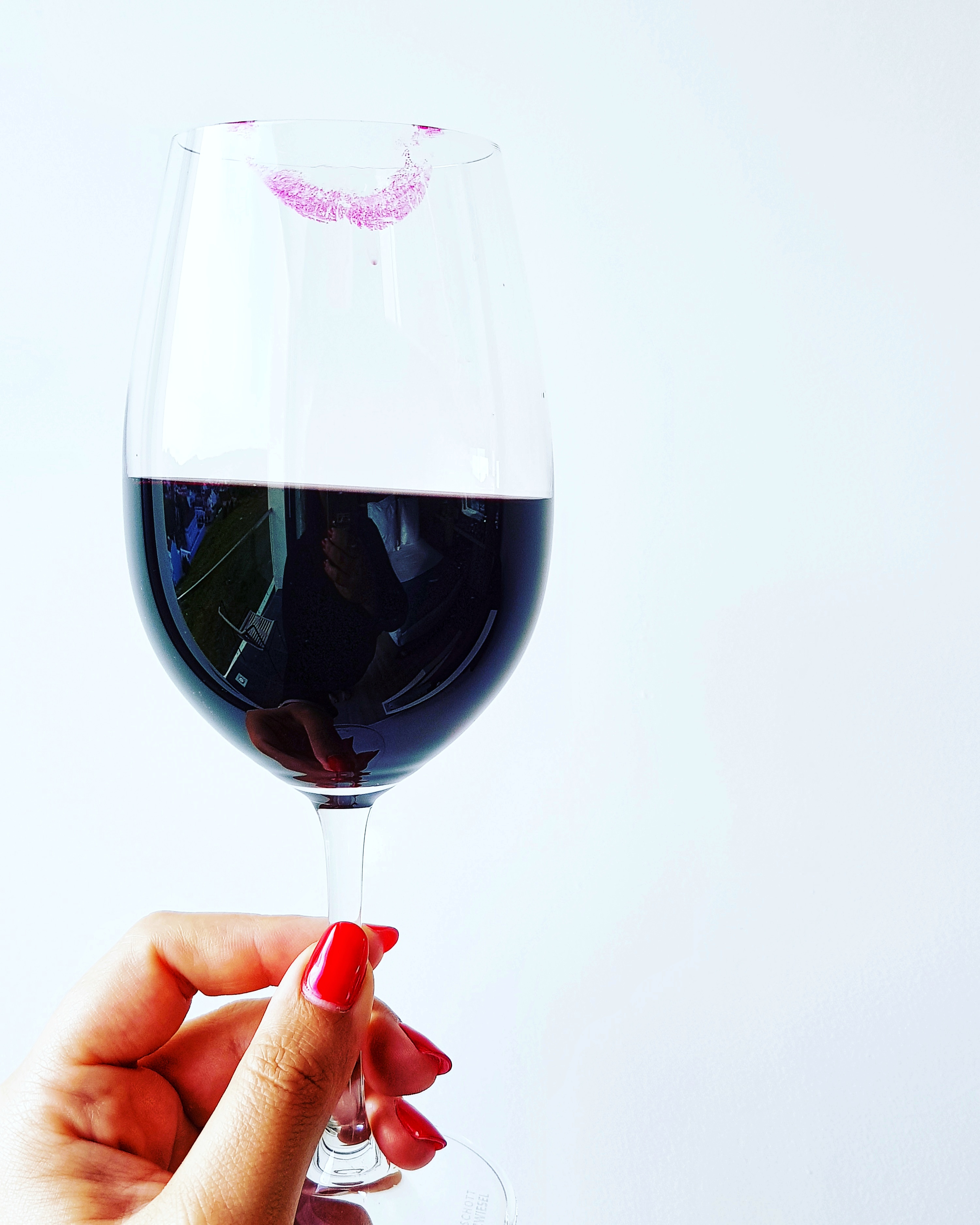The Lady And Red - A feminine view of wine
